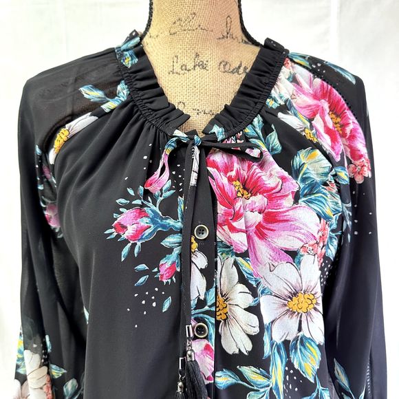 Yumi Kim Women’s Silk Blouse Sz S Black Pink Floral Print Tie Ruffled Neck - Picture 2 of 14